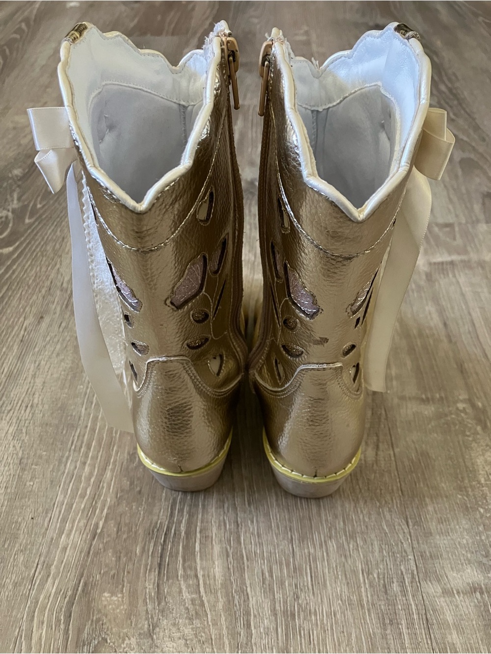 Gold Cowgirl Boots 🎀 - Picture 4 of 10